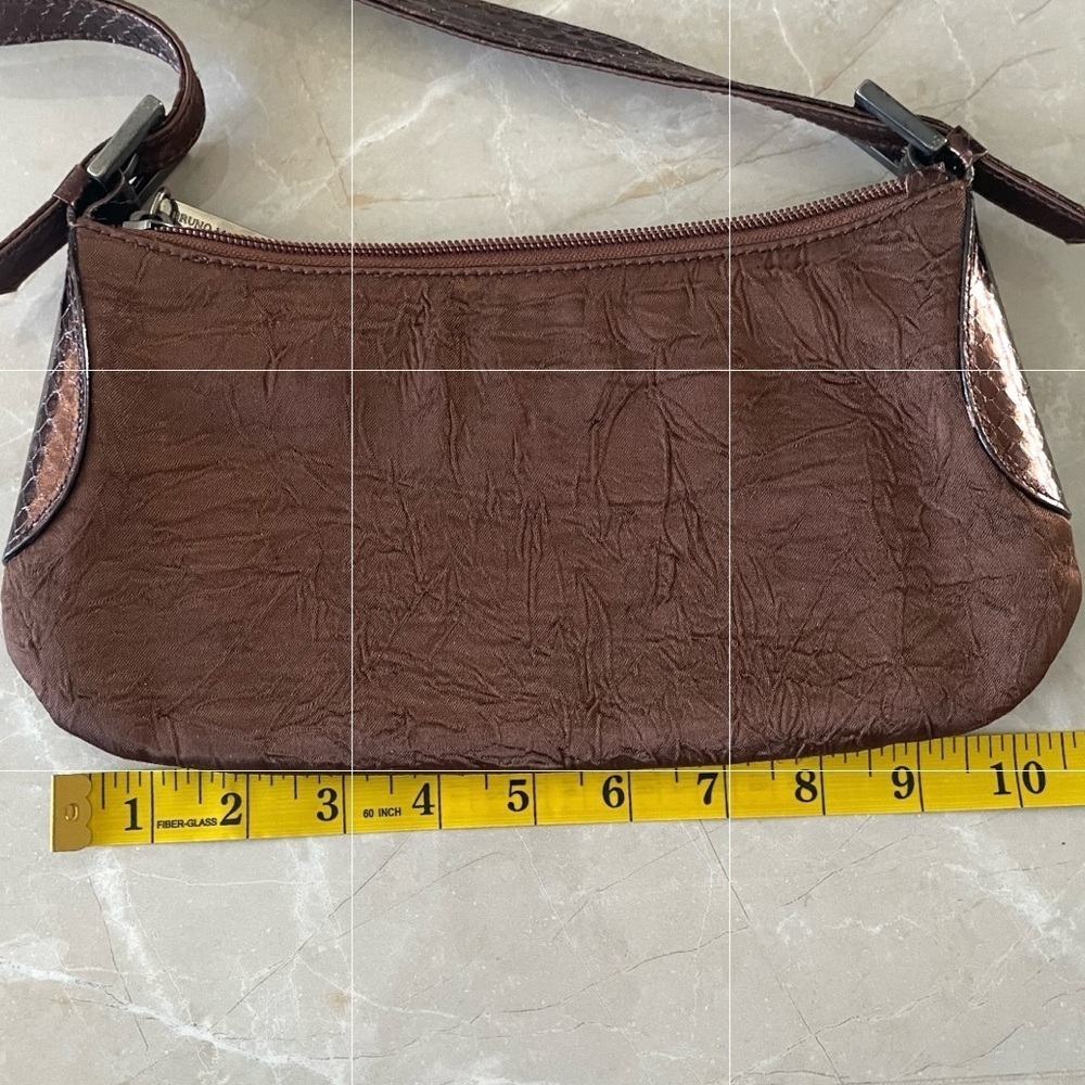 Vintage Bruno Magli
•russet colored
•Made in Italy
•Leather fabric handbag - Picture 3 of 4
